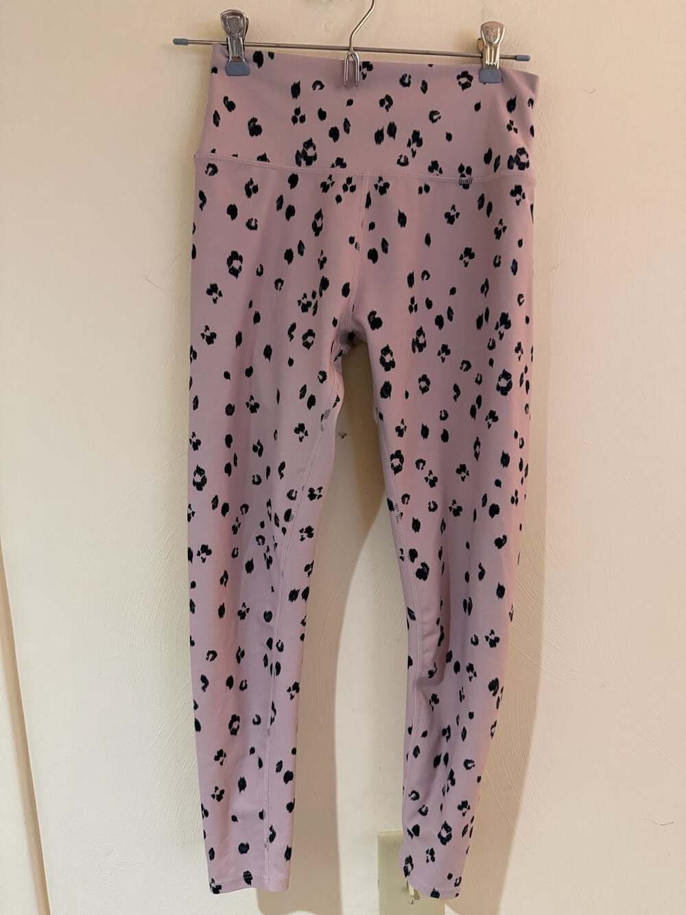 SAGE Collective Women’s Medium Leopard Print High Rise Leggings Mauve Black